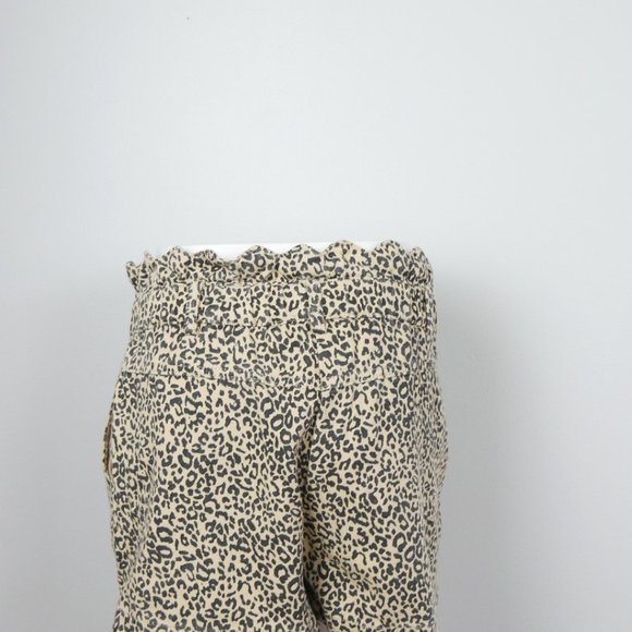 NWT Gilli Leopard Print Scalloped Bottom Paperbag Waist Shorts Medium - Picture 5 of 12